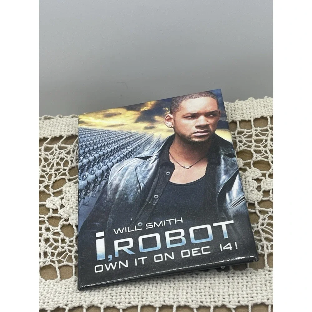 I Robot Metal Cardboard‎ pin back